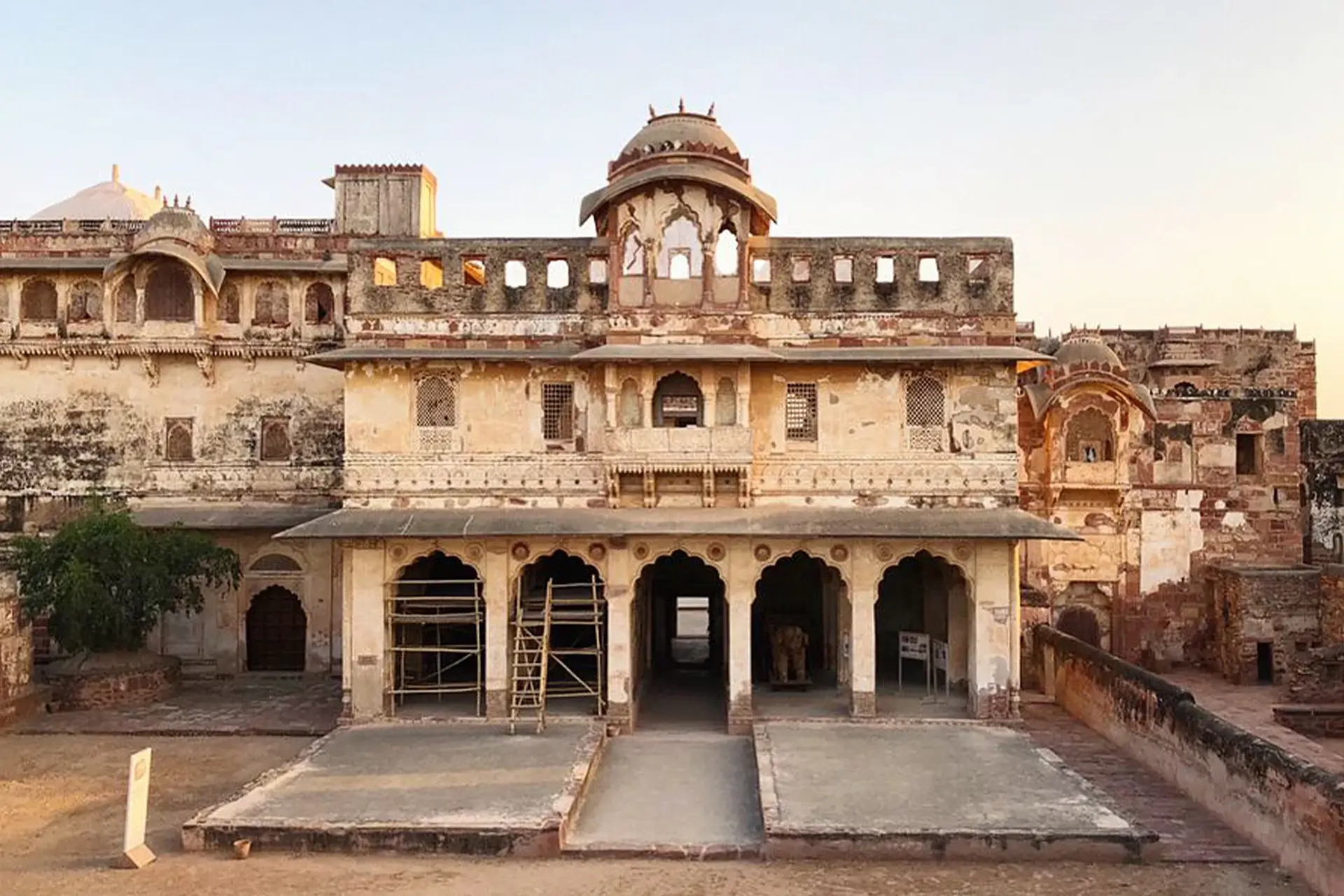 Hadi Rani Mahal Dungarpur